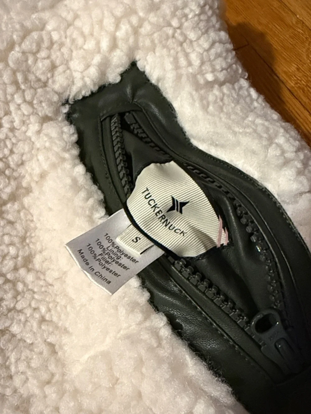 Tuckernuck Beckham reversible vegan leather Cream Sherpa puffer vest small